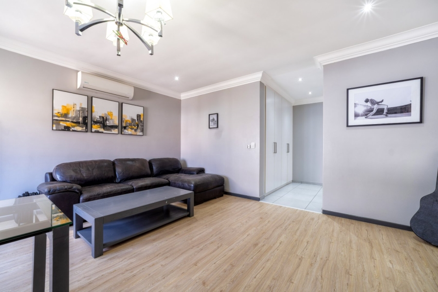 4 Bedroom Property for Sale in Olivedale Gauteng