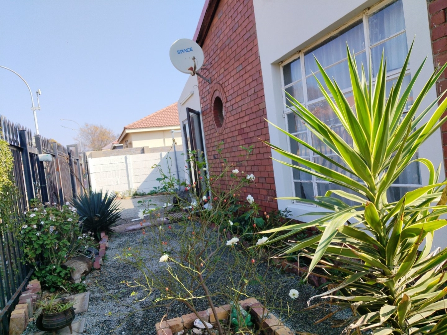 2 Bedroom Property for Sale in Heidelberg Proper Gauteng