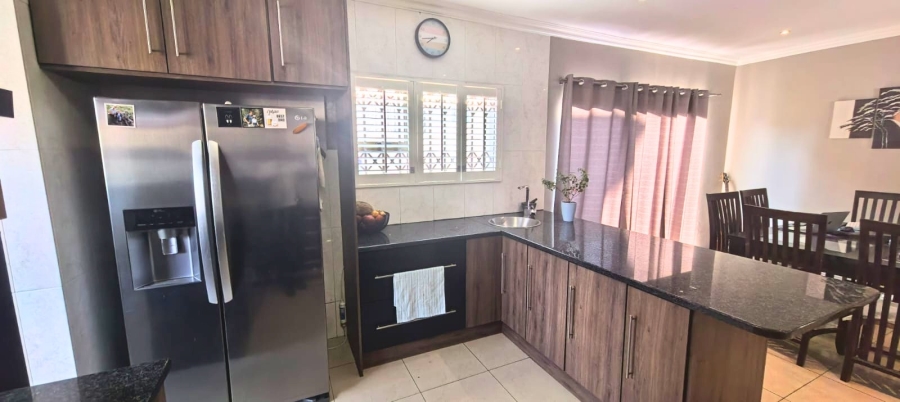 3 Bedroom Property for Sale in Halfway Gardens Gauteng