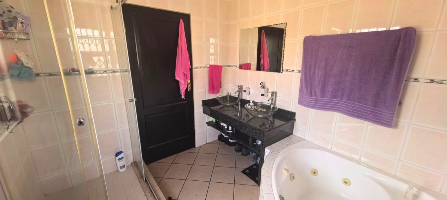 3 Bedroom Property for Sale in Halfway Gardens Gauteng