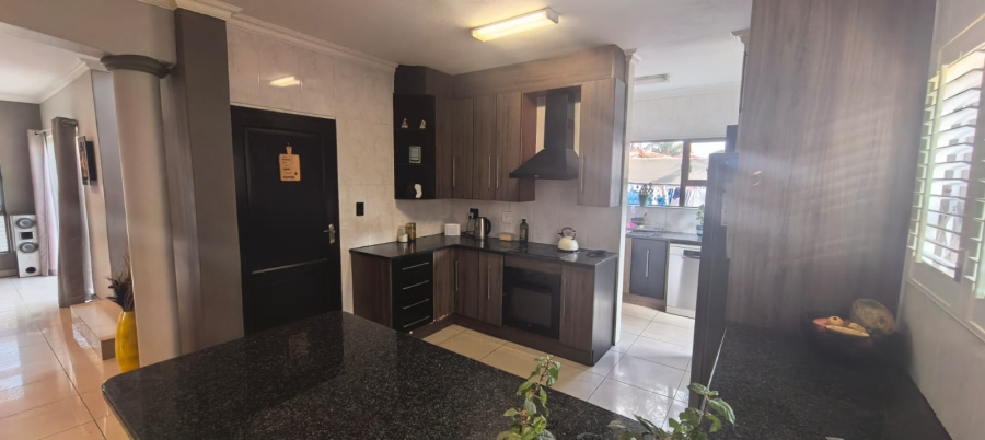 3 Bedroom Property for Sale in Halfway Gardens Gauteng