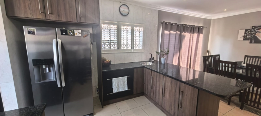 3 Bedroom Property for Sale in Halfway Gardens Gauteng