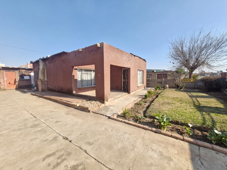 4 Bedroom Property for Sale in Daveyton Gauteng