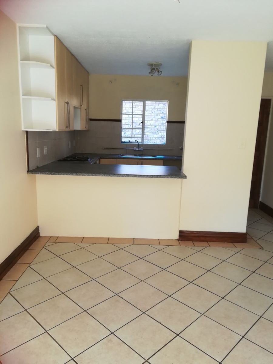 To Let 2 Bedroom Property for Rent in Monavoni Gauteng