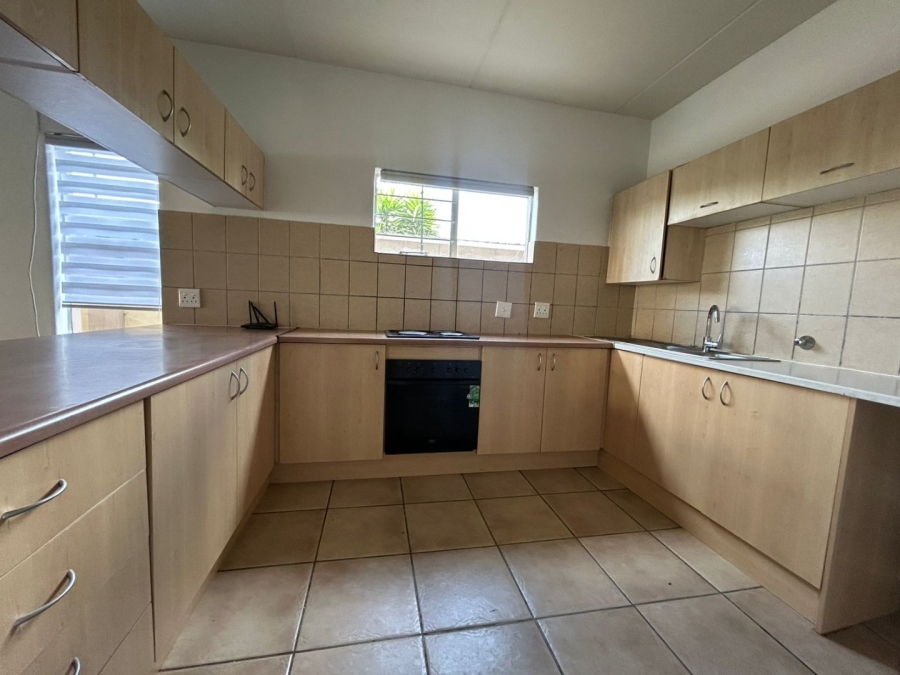 To Let 3 Bedroom Property for Rent in Sundowner Gauteng