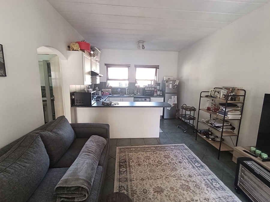 To Let 1 Bedroom Property for Rent in Waverley Gauteng