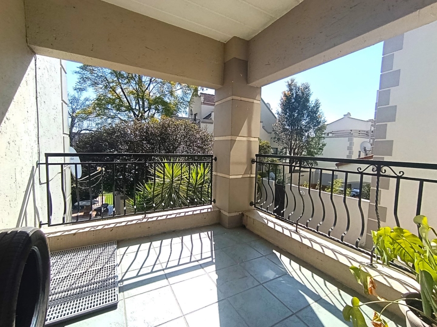 To Let 1 Bedroom Property for Rent in Waverley Gauteng