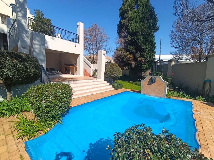 To Let 1 Bedroom Property for Rent in Waverley Gauteng
