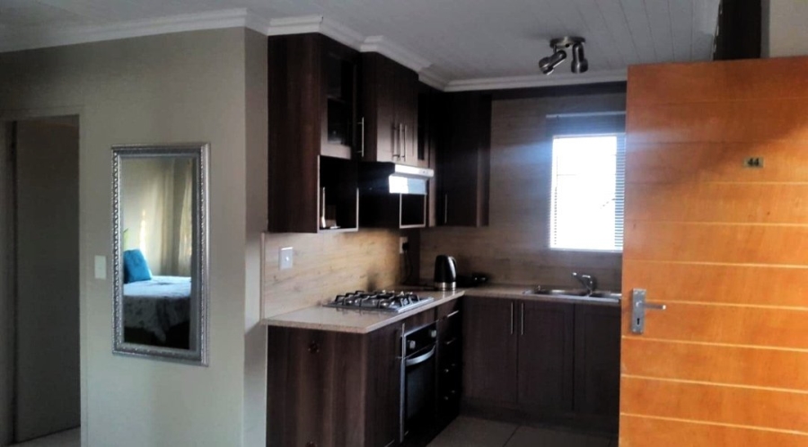 To Let 2 Bedroom Property for Rent in Andeon Gauteng