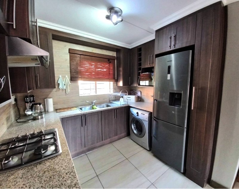To Let 2 Bedroom Property for Rent in Andeon Gauteng