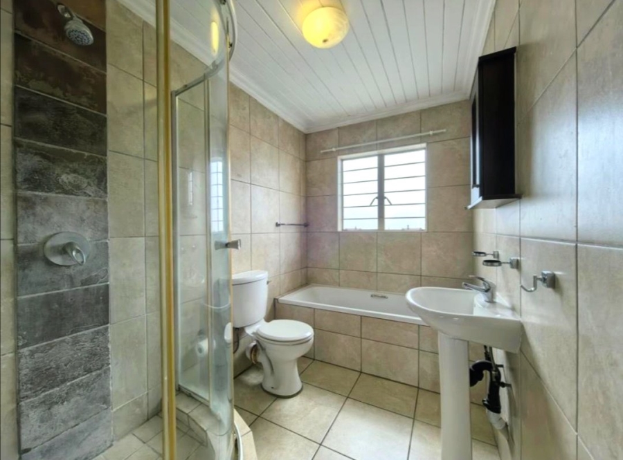 To Let 2 Bedroom Property for Rent in Andeon Gauteng