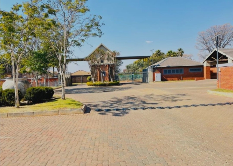 To Let 2 Bedroom Property for Rent in Andeon Gauteng