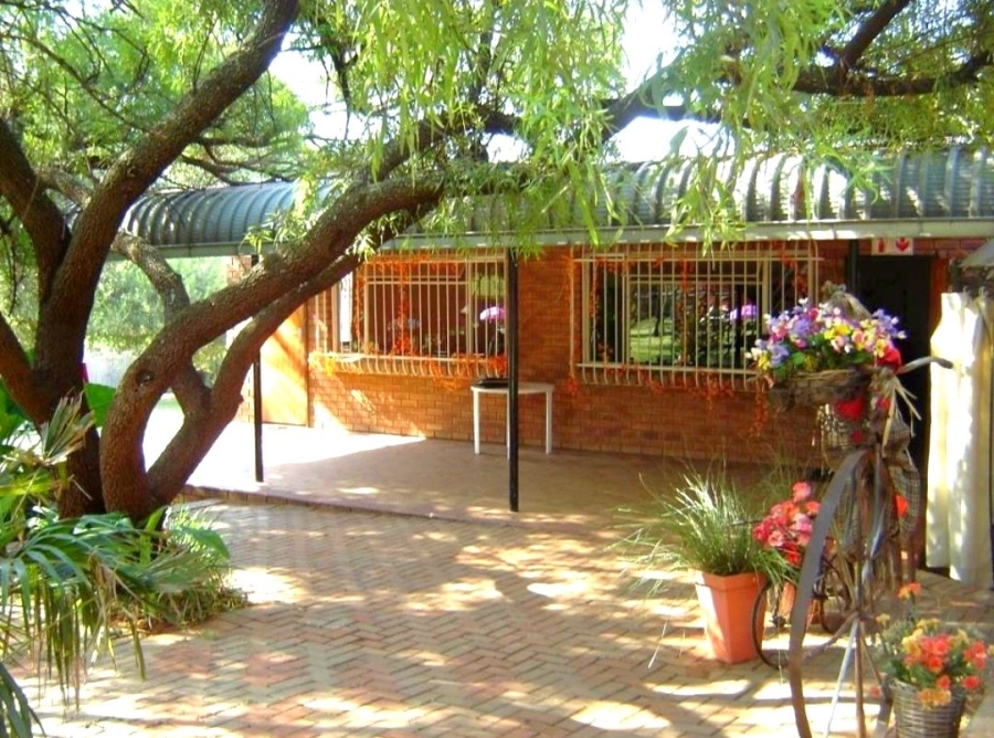  Bedroom Property for Sale in Kameeldrift East Gauteng