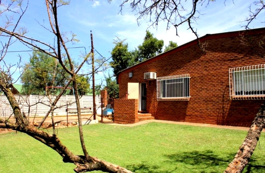  Bedroom Property for Sale in Kameeldrift East Gauteng