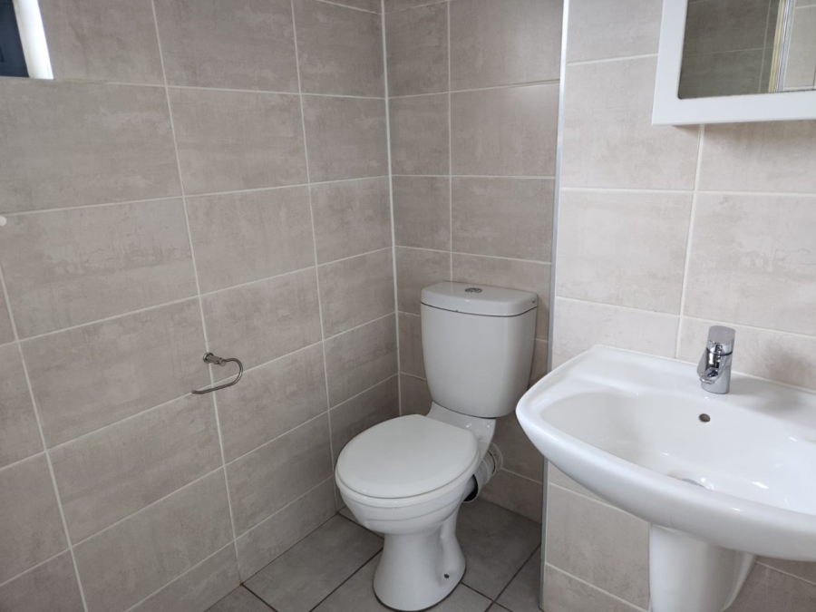To Let 1 Bedroom Property for Rent in Witfield Gauteng