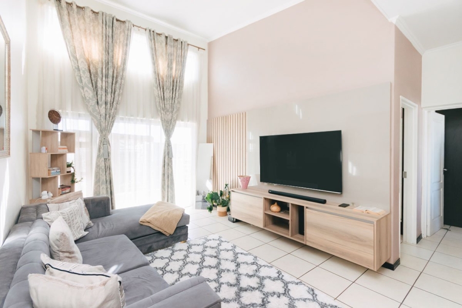 To Let 2 Bedroom Property for Rent in Greenstone Gate Gauteng