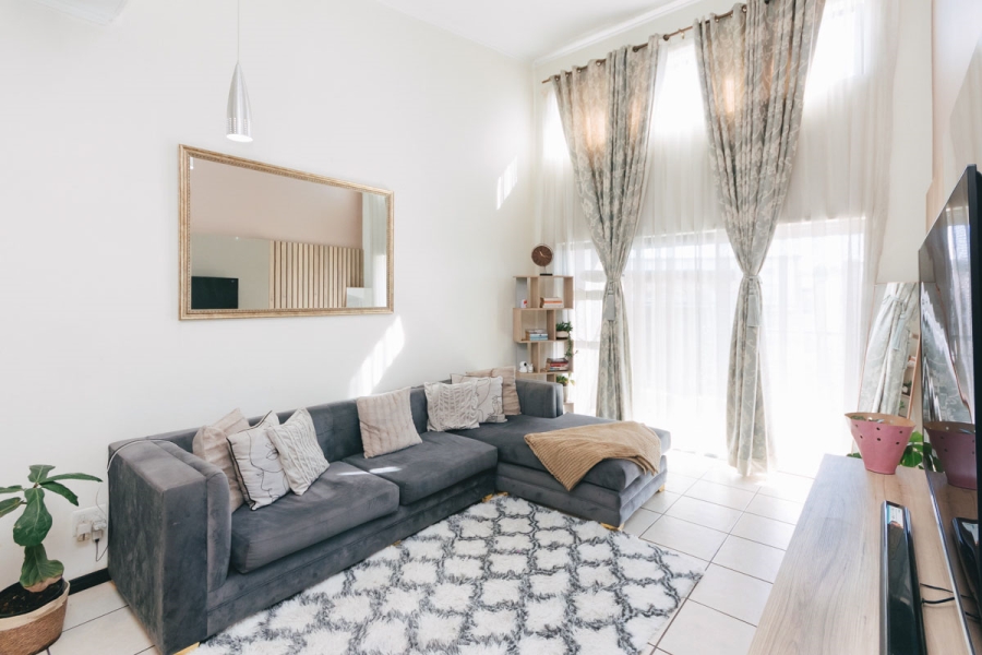To Let 2 Bedroom Property for Rent in Greenstone Gate Gauteng
