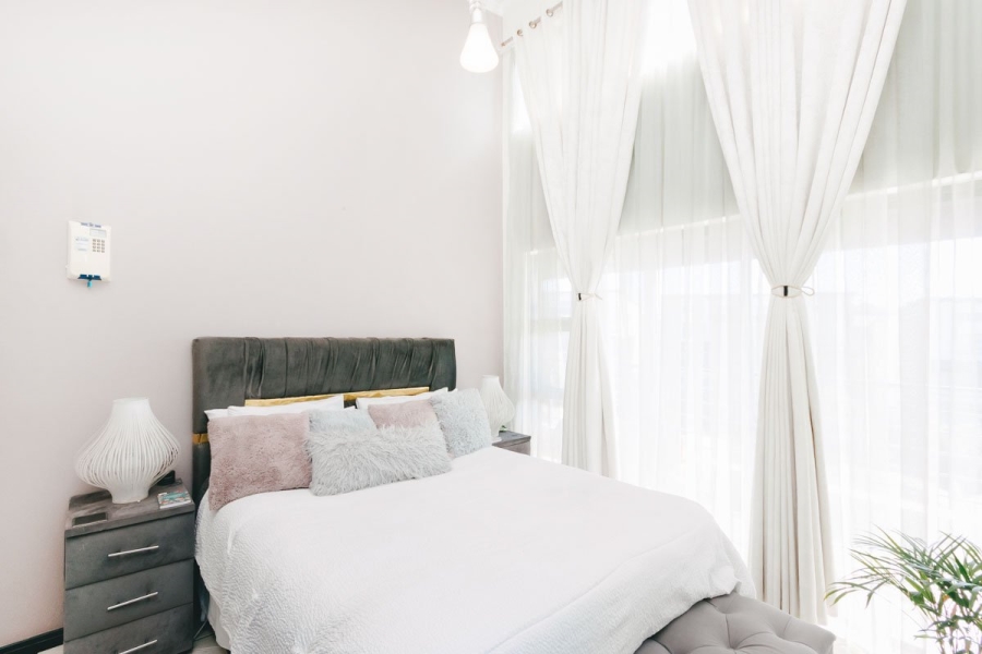 To Let 2 Bedroom Property for Rent in Greenstone Gate Gauteng