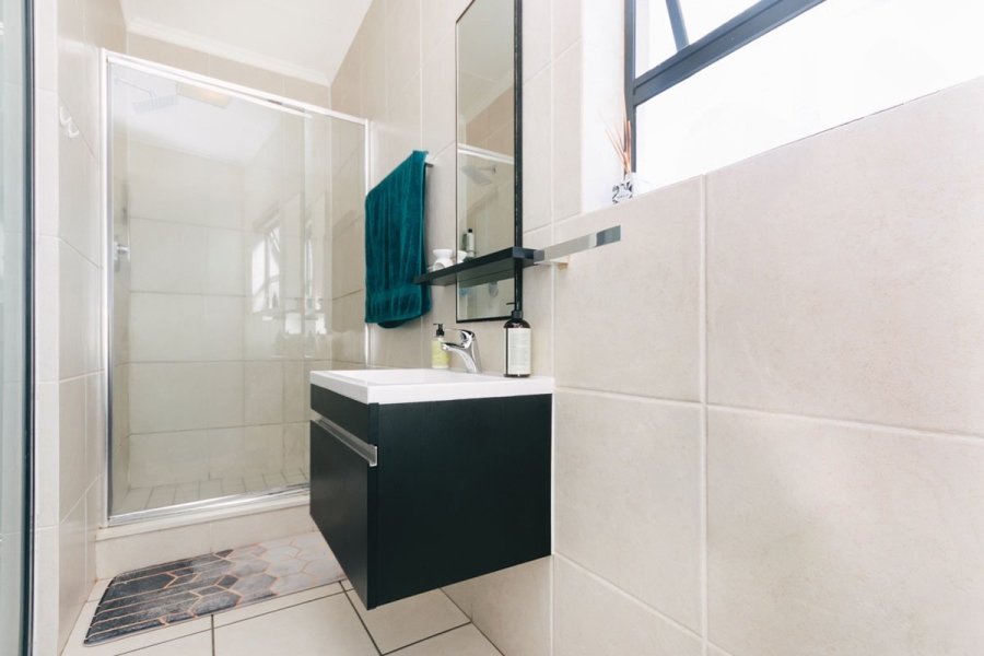 To Let 2 Bedroom Property for Rent in Greenstone Gate Gauteng
