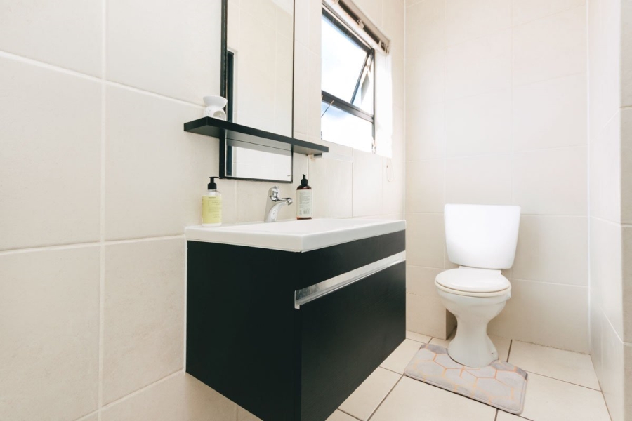 To Let 2 Bedroom Property for Rent in Greenstone Gate Gauteng