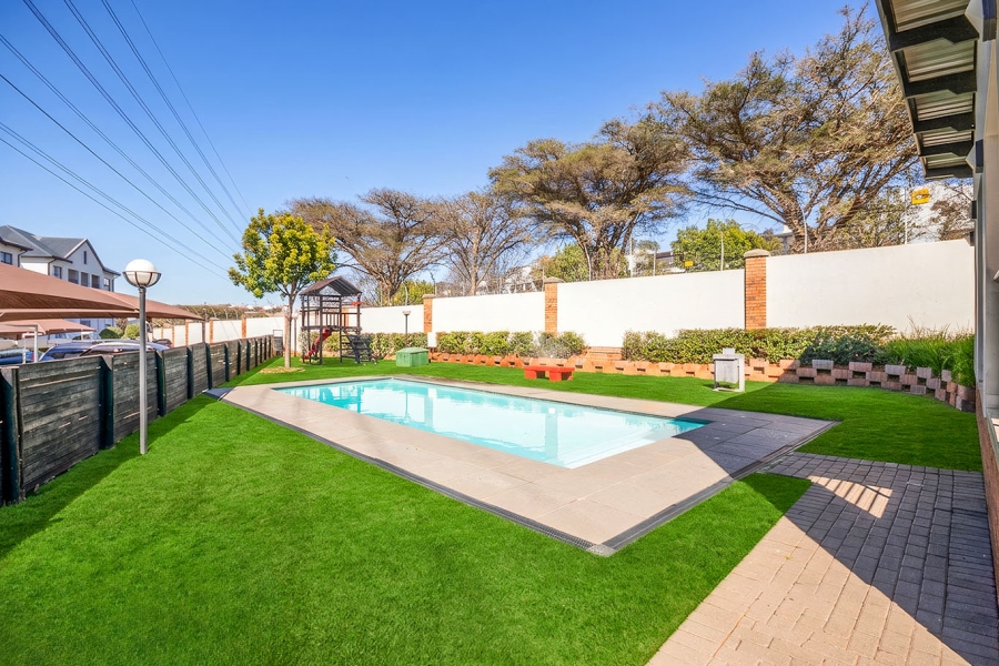 To Let 2 Bedroom Property for Rent in Greenstone Gate Gauteng