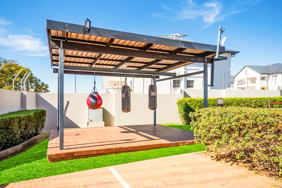 To Let 2 Bedroom Property for Rent in Greenstone Gate Gauteng
