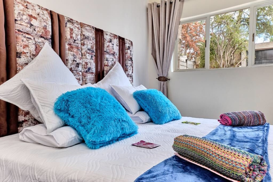 To Let 2 Bedroom Property for Rent in Woodmead Gauteng