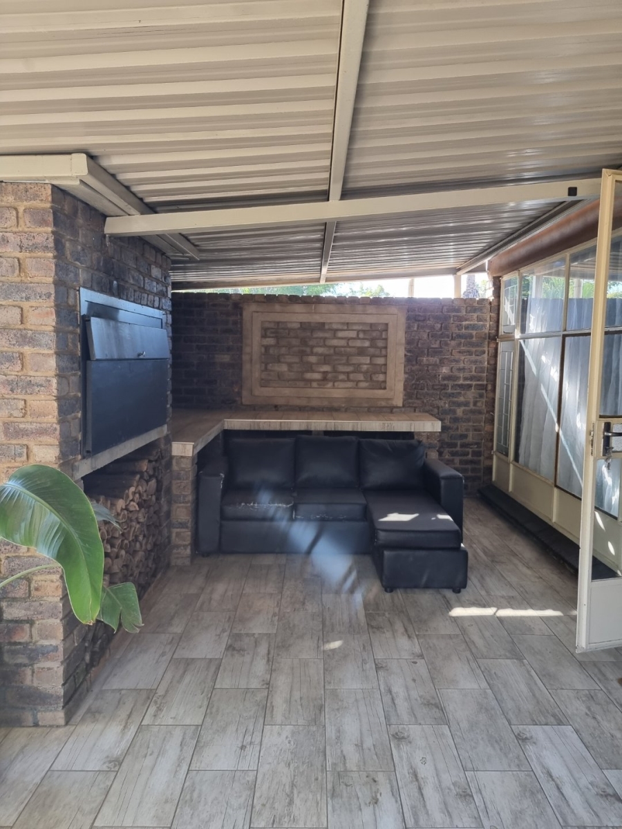 4 Bedroom Property for Sale in Meyerspark Gauteng