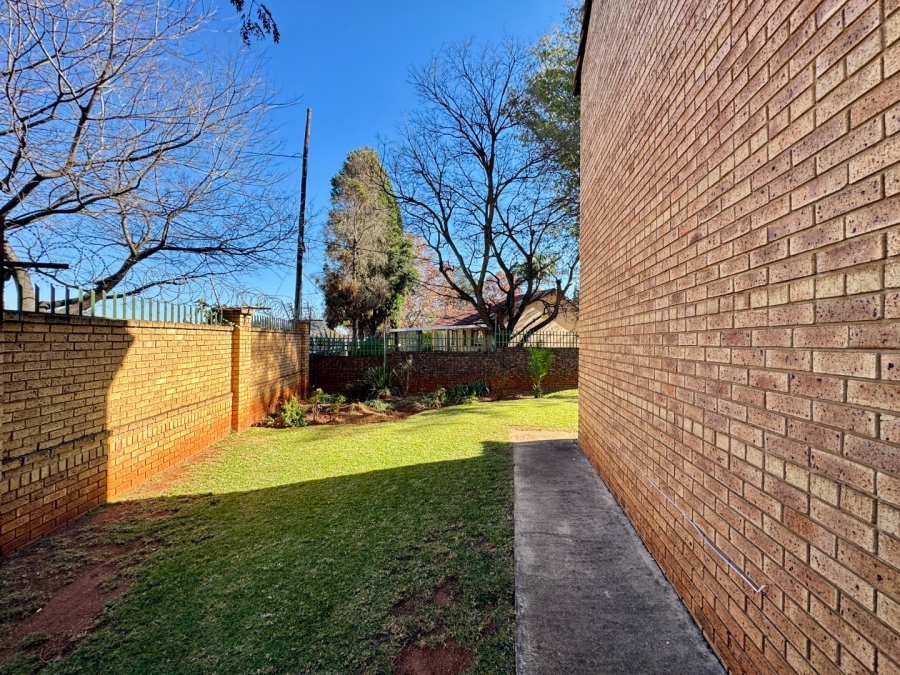 3 Bedroom Property for Sale in Die Hoewes Gauteng