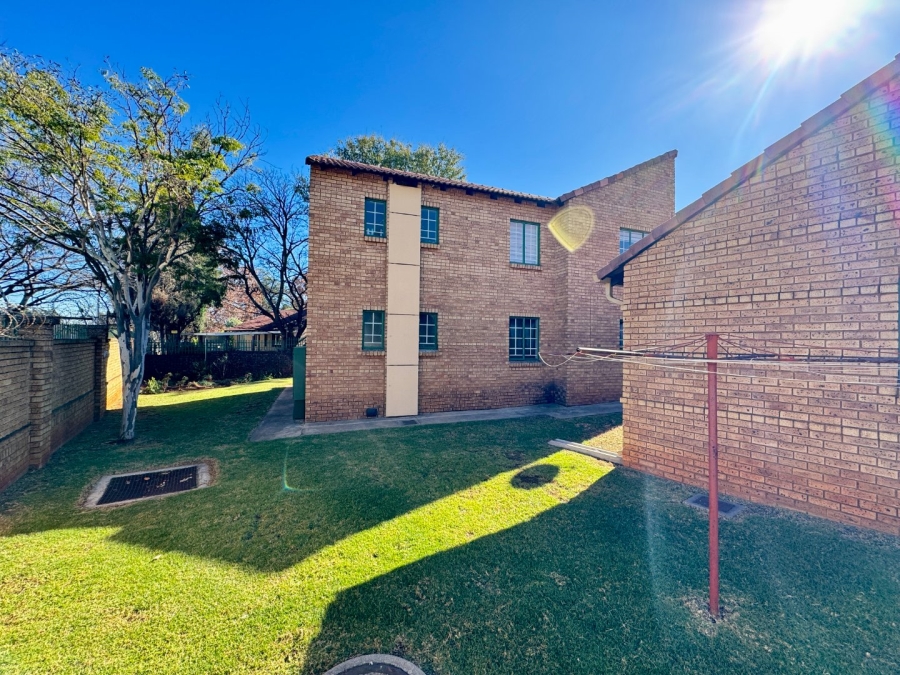 3 Bedroom Property for Sale in Die Hoewes Gauteng