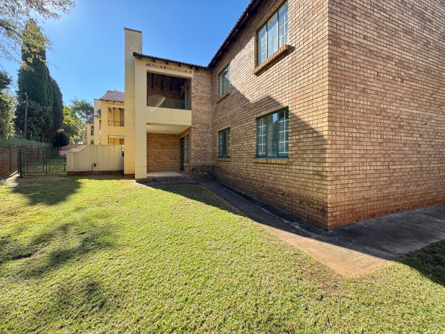 3 Bedroom Property for Sale in Die Hoewes Gauteng