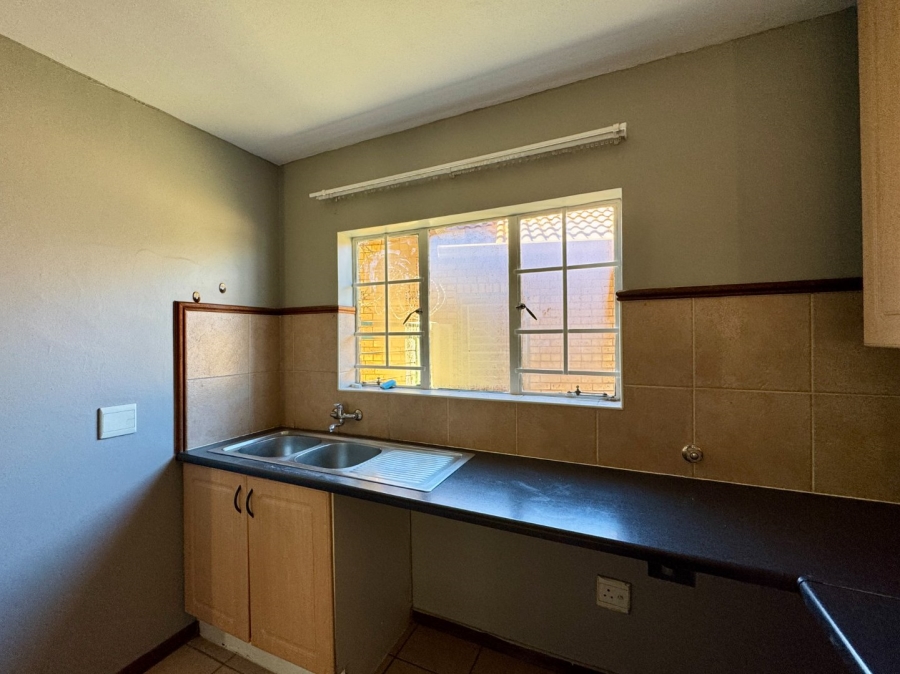 3 Bedroom Property for Sale in Die Hoewes Gauteng