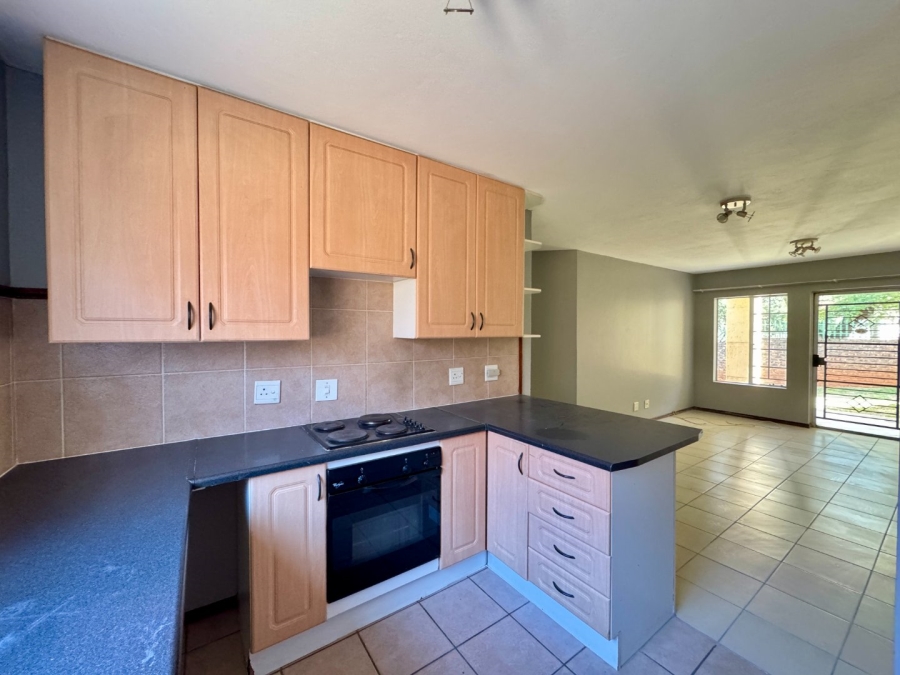3 Bedroom Property for Sale in Die Hoewes Gauteng