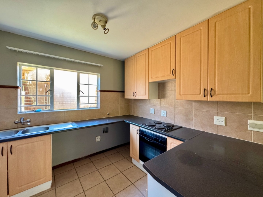 3 Bedroom Property for Sale in Die Hoewes Gauteng