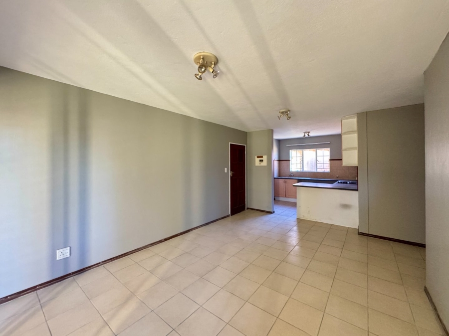 3 Bedroom Property for Sale in Die Hoewes Gauteng