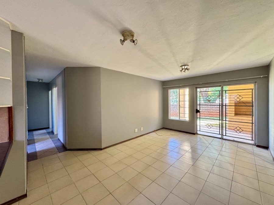 3 Bedroom Property for Sale in Die Hoewes Gauteng