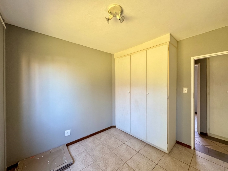 3 Bedroom Property for Sale in Die Hoewes Gauteng