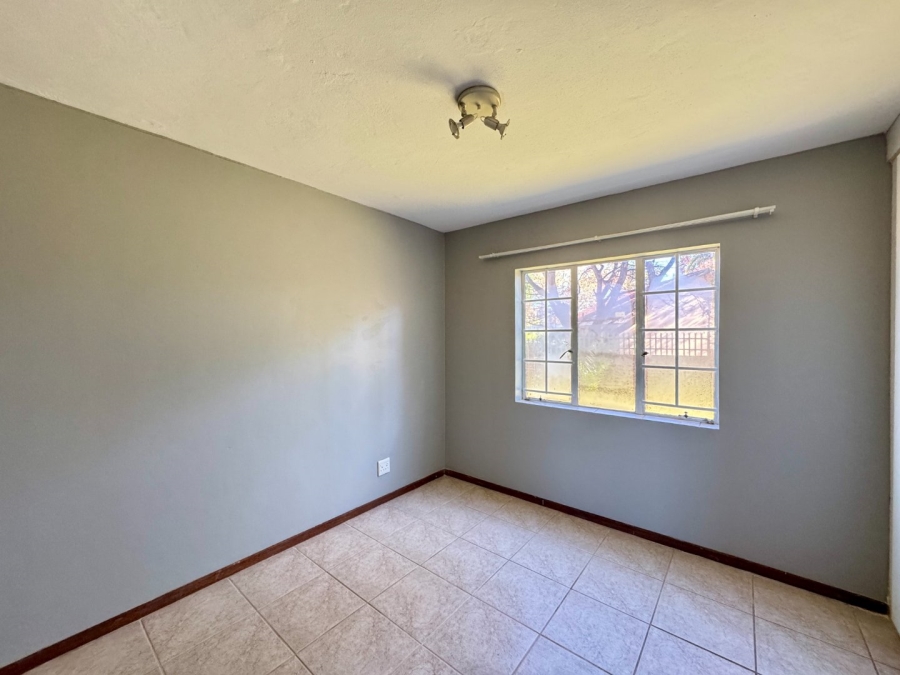 3 Bedroom Property for Sale in Die Hoewes Gauteng