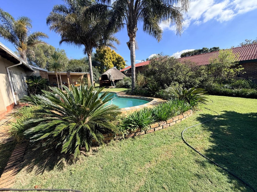 3 Bedroom Property for Sale in Glen Marais Gauteng