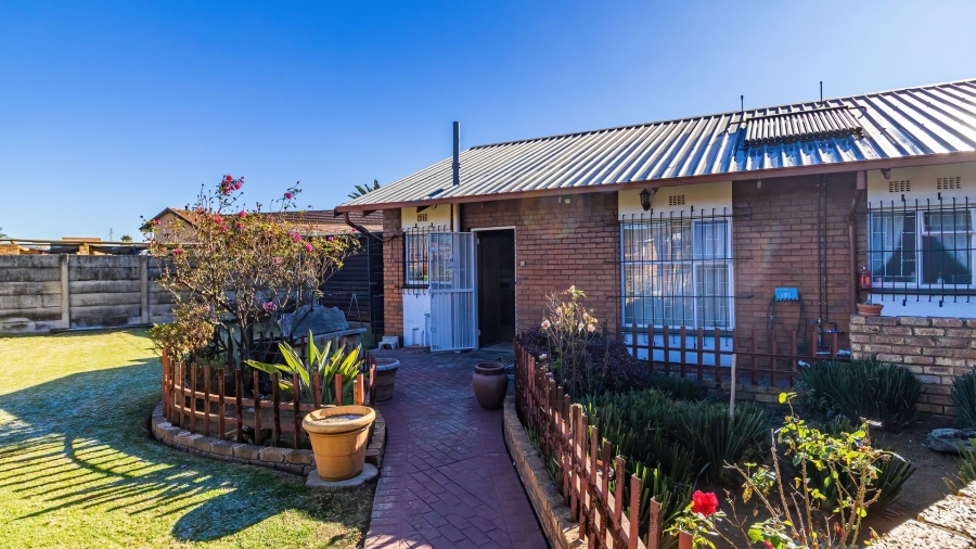 3 Bedroom Property for Sale in Bonaero Park Gauteng