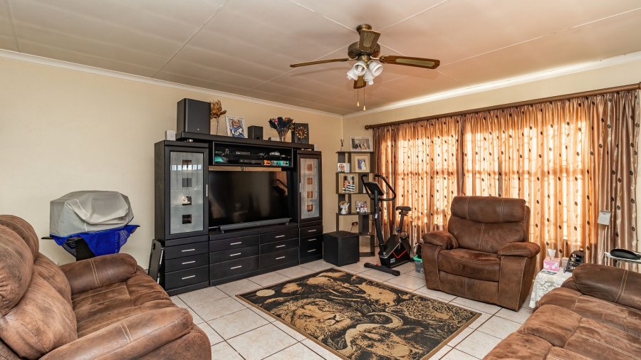 3 Bedroom Property for Sale in Bonaero Park Gauteng