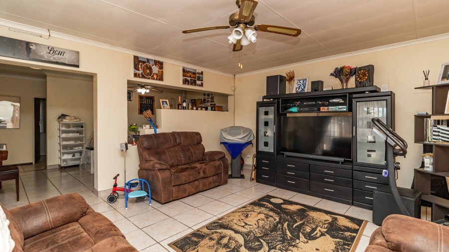 3 Bedroom Property for Sale in Bonaero Park Gauteng