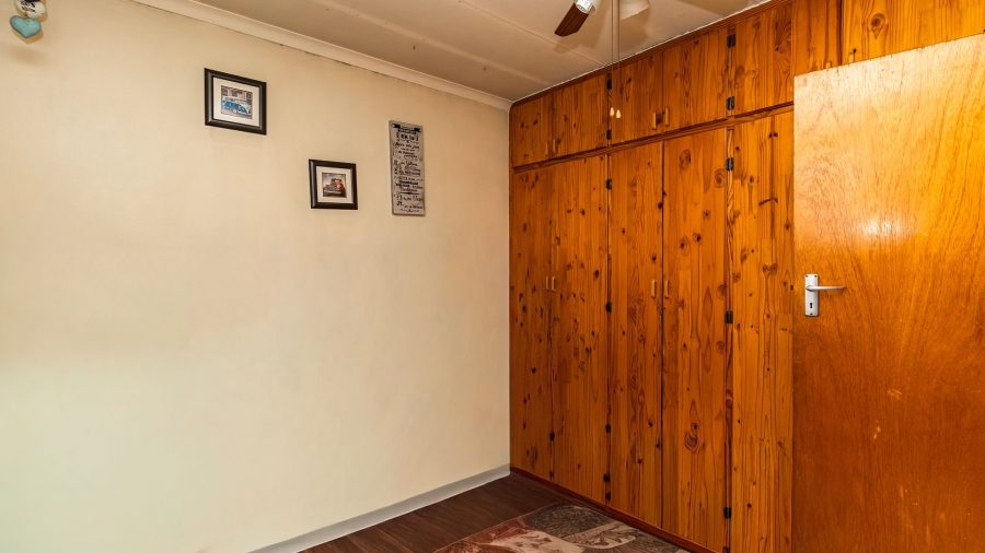 3 Bedroom Property for Sale in Bonaero Park Gauteng