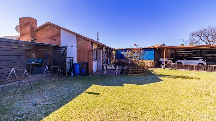 3 Bedroom Property for Sale in Bonaero Park Gauteng