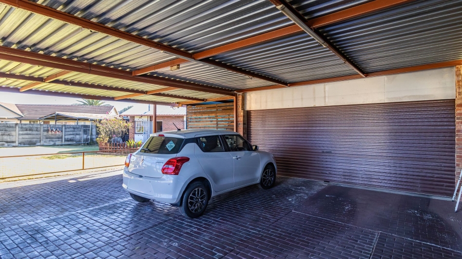 3 Bedroom Property for Sale in Bonaero Park Gauteng