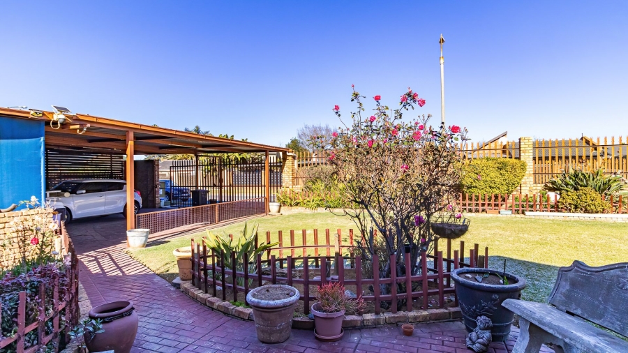 3 Bedroom Property for Sale in Bonaero Park Gauteng