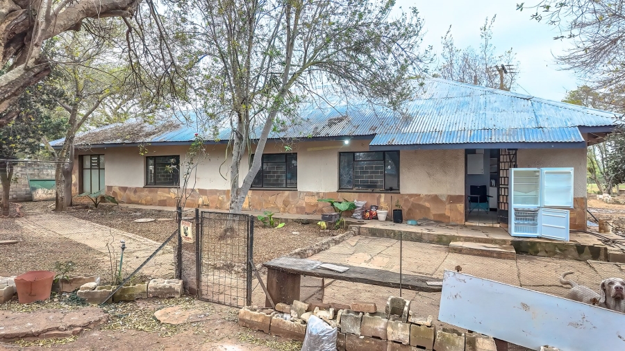  Bedroom Property for Sale in Donkerhoek AH Gauteng