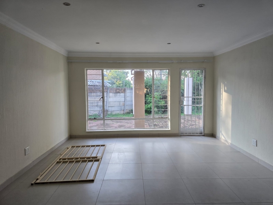 3 Bedroom Property for Sale in Doornpoort AH Gauteng