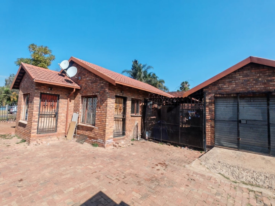3 Bedroom Property for Sale in Jan Niemand Park Gauteng