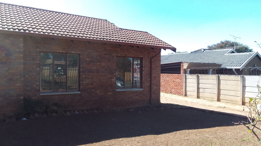 3 Bedroom Property for Sale in Jan Niemand Park Gauteng